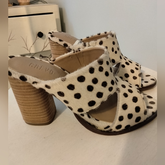 Crevo genuine calf hair Sandals. - Picture 3 of 5
